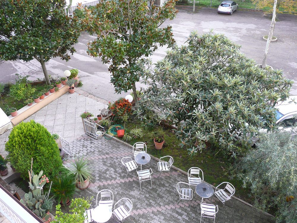 Hotel Darsena Passignano sul Trasimeno Exterior photo